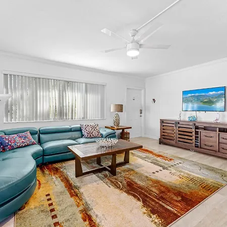 2-Min Walk To The Beach! Sleeps 7 - Large 2Br2Ba #5